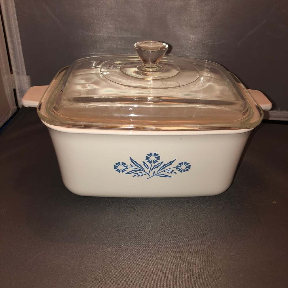 Vtg Corning Ware casserole w/lid